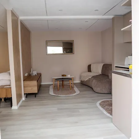Kinza Suite 1 * Tirana