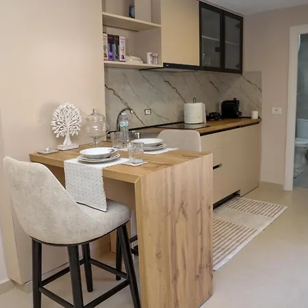 Kinza Suite 1
